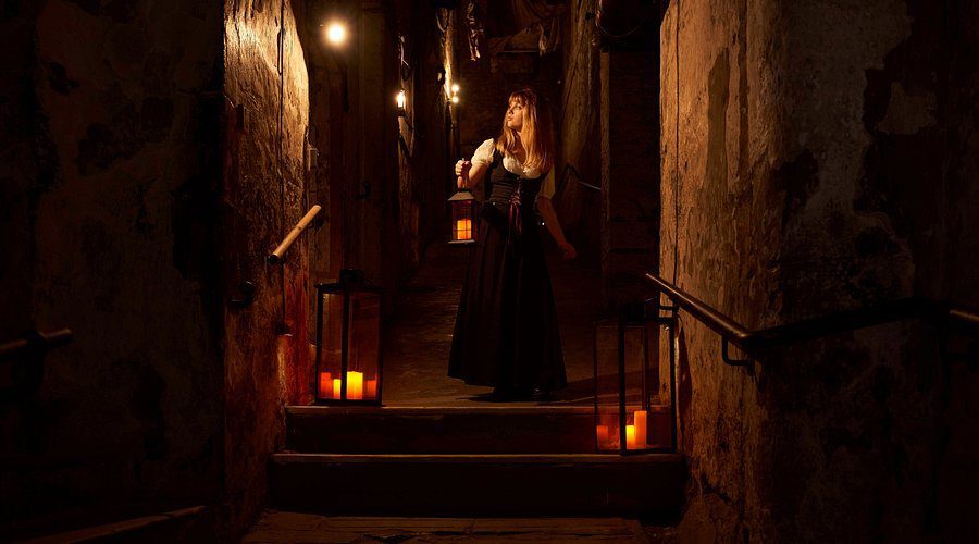 lantern-led-tour-in-october